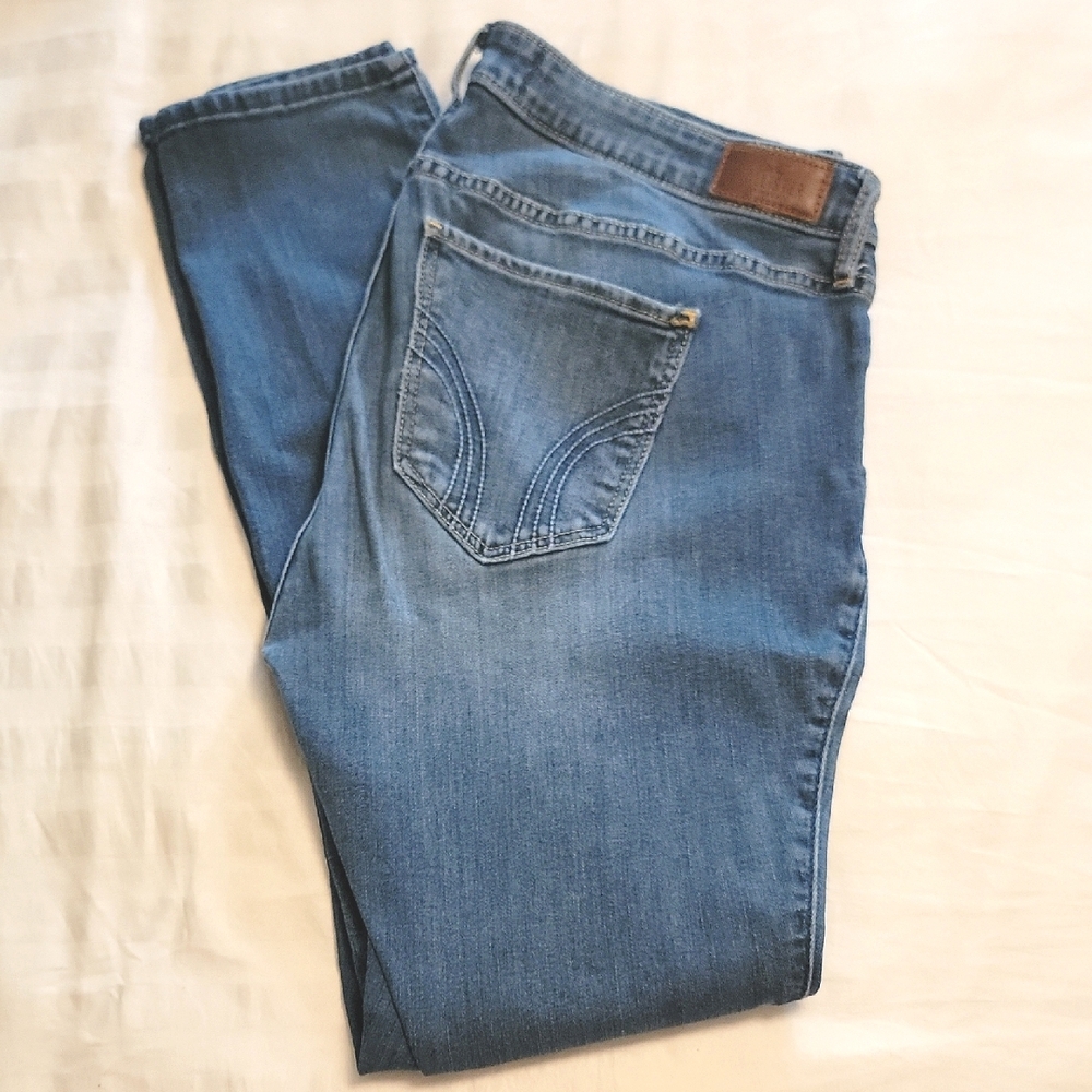 Hollister Low-Rise Super Skinny Medium Wash Jeans, 15R